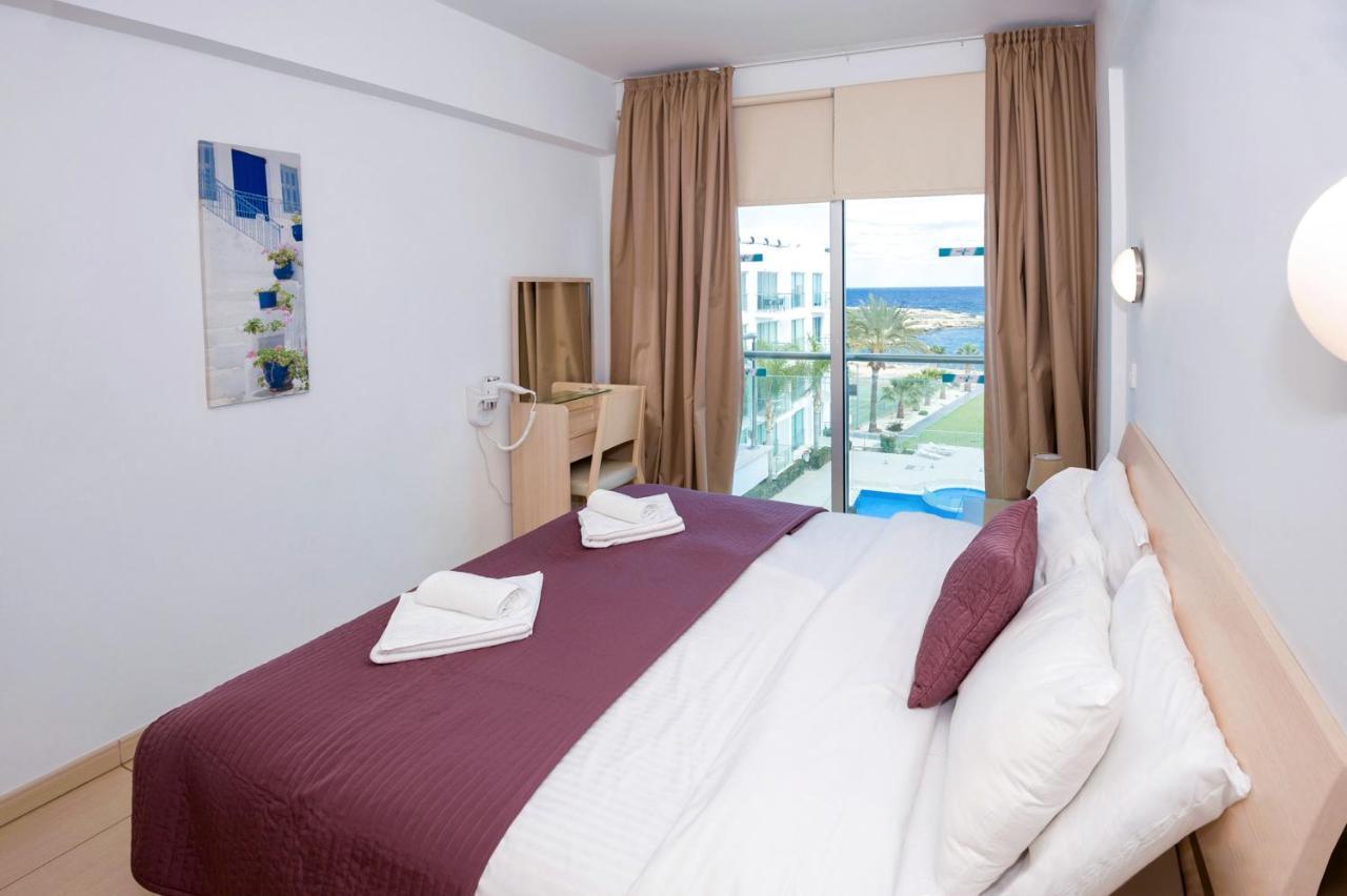 Gabriela - Coralli Beachfront Apartment Protaras Exterior photo