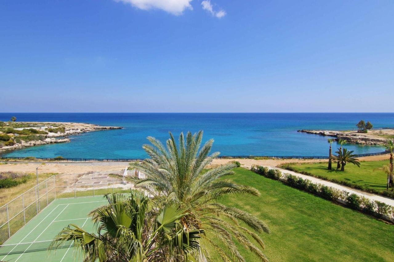 Gabriela - Coralli Beachfront Apartment Protaras Exterior photo